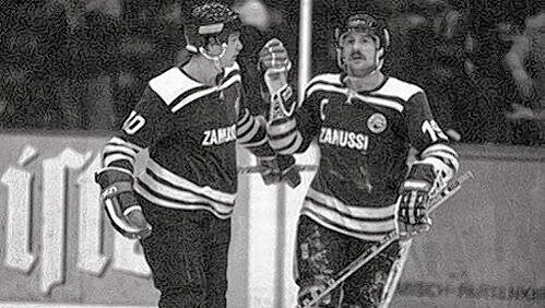 Wurden mit dem SC Riessersee in der Saison 1980/81 Deutscher Meister: Ignaz Berndaner (r.) und Franz Reindl, aktueller Sportdirektor beim Deutschen Eishockey Bund. Wurden mit dem SC Riessersee in der Saison 1980/81 Deutscher Meister: Ignaz Berndaner (r.) und Franz Reindl, aktueller Sportdirektor beim Deutschen Eishockey Bund.