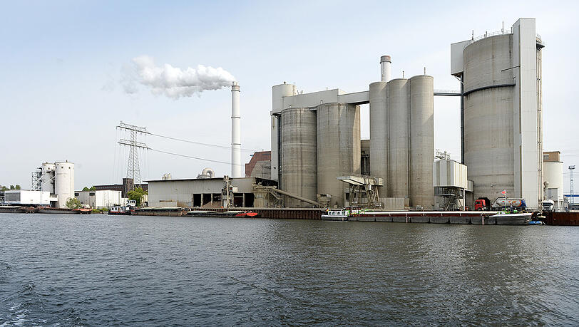 Am 24. Mai war nach vielen Jahrzehnten Schluss mit der Verbrennung von Braunkohle im Heizkraftwerk Klingenberg. Am 24. Mai war nach vielen Jahrzehnten Schluss mit der Verbrennung von Braunkohle im Heizkraftwerk Klingenberg.