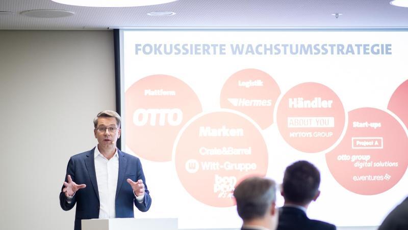 Alexander Birken, Vorstandsvorsitzender der Otto Group, spricht auf der Jahres-Pressekonferenz in Hamburg. Foto. Felix König Alexander Birken, Vorstandsvorsitzender der Otto Group, spricht auf der Jahres-Pressekonferenz in Hamburg. Foto. Felix König