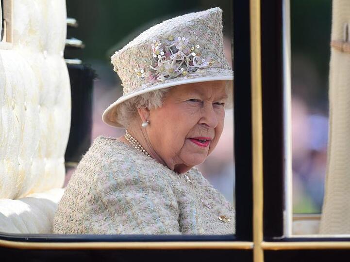 Die Queen feiert bei gutem Wetter ihren Geburtstag nach.