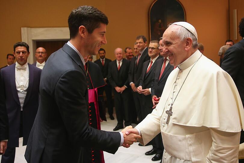 Große Ehre für den FC Bayern: Die Bilder von der Privataudienz bei Papst Franziskus.