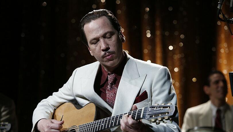 Das Biopic "Django" mit Reda Kateb in der Rolle des Gitarristen Django Reinhardt wird die Berlinale eröffnen. Das Biopic "Django" mit Reda Kateb in der Rolle des Gitarristen Django Reinhardt wird die Berlinale eröffnen.