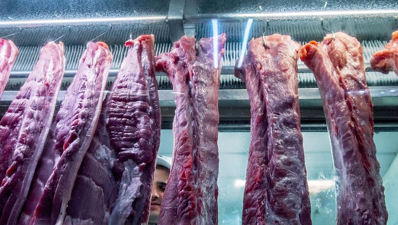 Wegen eines Falles von Rinderwahn stoppt Brasilien den Rindfleisch-Export nach China.