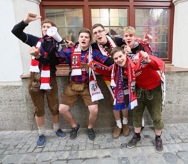 Geschichten, Fans und Skurilitäten: Stimmungsvolle Fotos aus München zum großen Finale in Wembley