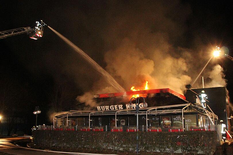 Burger-Grill mal anders: in diesem Fast-Food-Restaurant in Pforzheim werden nach einem Brand so schnell keine Burger mehr gegrillt.