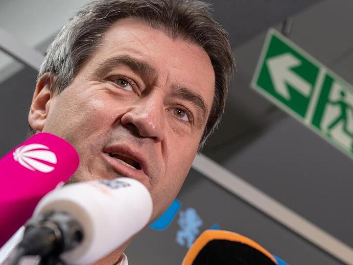 Markus Söder spricht vor einer CSU-Vorstandssitzung in der Parteizentrale. Foto: Peter Kneffel/dpa