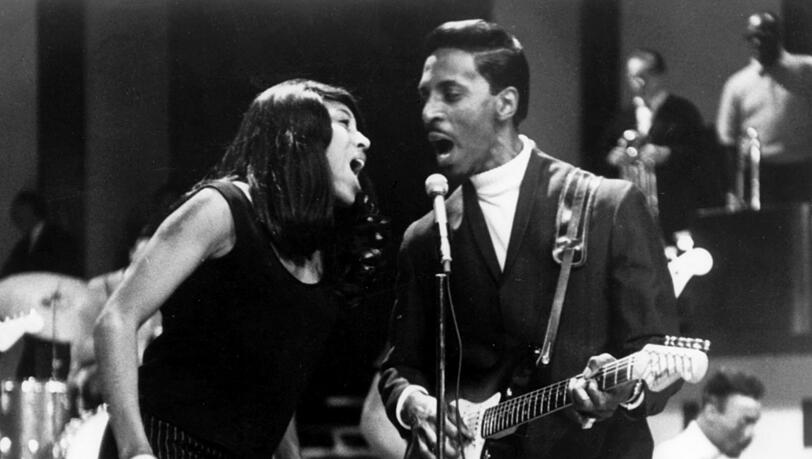 Das Rock-Duo Ike und Tina Turner bei einem Auftritt in Kalifornien (undatiertes Foto).