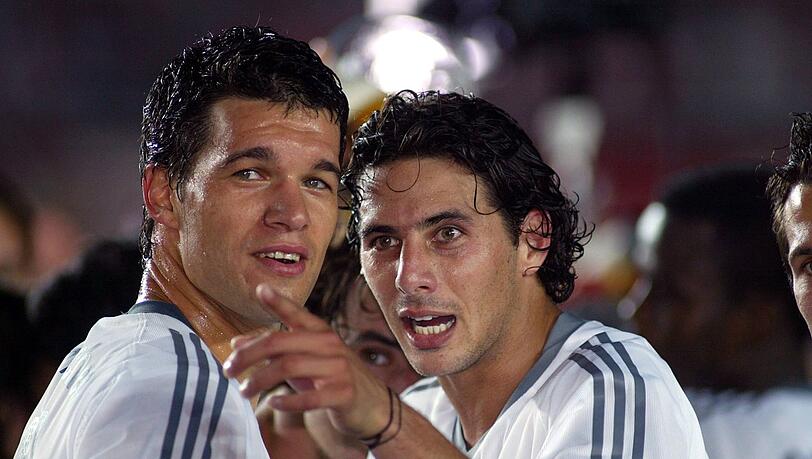 Die Lehren aus dem Krisenjahr: Mit Michael Ballack (l.) holen die Bayern einen neuen Anführer für ihre Mittelfeld-Zentrale.