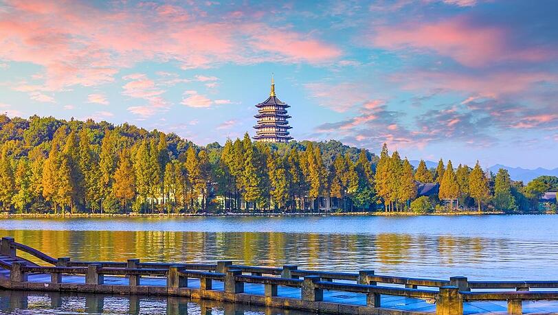 Hangzhou und der Westsee - die Hauptstadt, die Marco Polo einst "schönste Stadt der Welt" nannte.