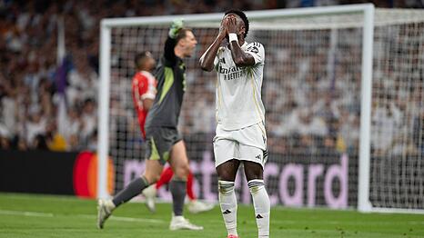 Vinicius Junior verzweifelt im Hinspiel an Manuel Neuer.