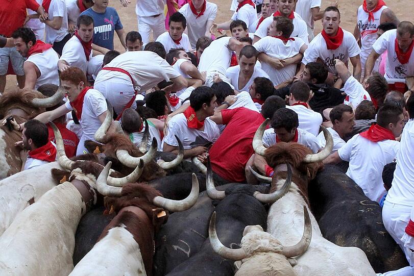 Stierhatz brutal: Aktuelle Bilder aus Pamplona.