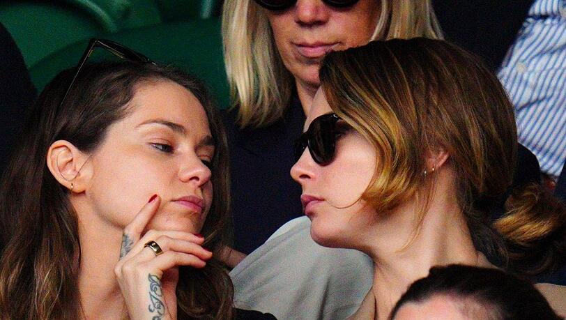 Cara Delevingne (r.) mit ihrer Freundin Minke im vergangenen Jahr beim Tennis-Turnier in Wimbledon. Cara Delevingne (r.) mit ihrer Freundin Minke im vergangenen Jahr beim Tennis-Turnier in Wimbledon.