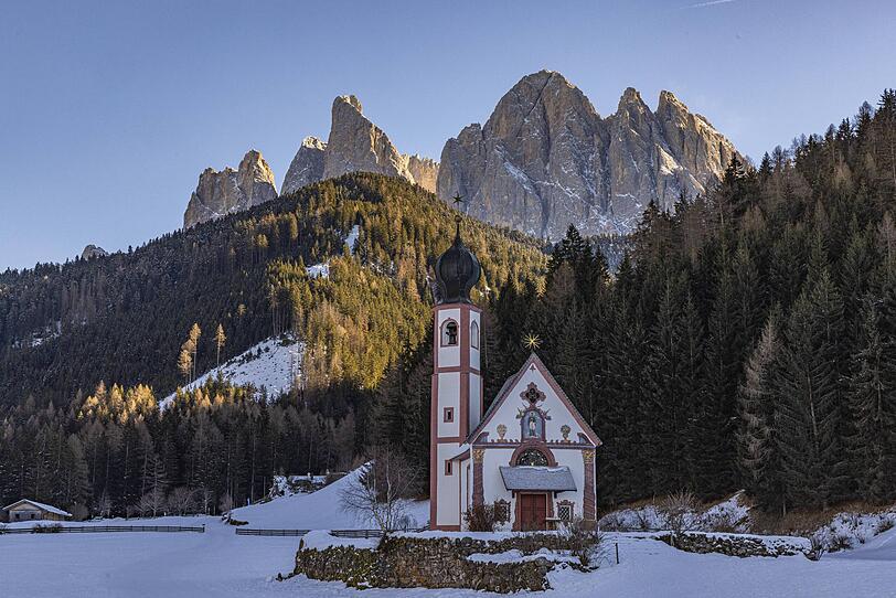 St.Ranui im Villnößtal, für viele Touristen das Top-Fotomotiv. St.Ranui im Villnößtal, für viele Touristen das Top-Fotomotiv.