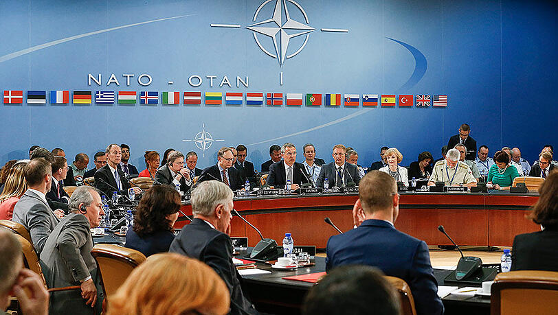Die Botschafter der 28 Nato-Staaten sind in Brüssel zu der von der Türkei beantragten Sondersitzung zusammengekommen. Die Botschafter der 28 Nato-Staaten sind in Brüssel zu der von der Türkei beantragten Sondersitzung zusammengekommen.