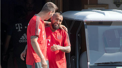 Arturo Vidal (r.) am Freitag im Trainingslager am Tegernsee.