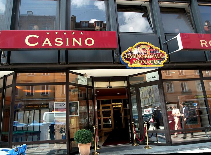 Das Casino CTVM 21 in der Dachauer Straße. Sein Betreiber klagt gegen das Rauchverbot.