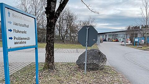 Die Einfahrt zur "Vivo": In der Nähe soll eine Unterkunft für Flüchtlinge entstehen.