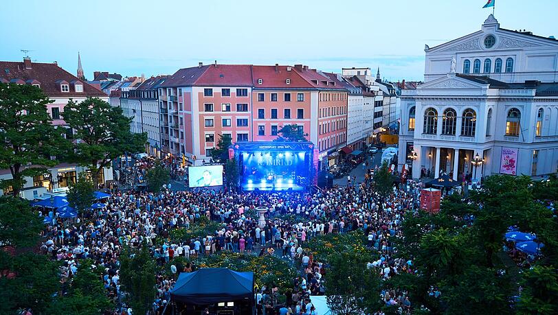 Am Wochenende spielt das Ensemble des Staatstheaters. Am Wochenende spielt das Ensemble des Staatstheaters.