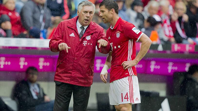 Xabi Alonso und sein Trainer Carlo Ancelotti wollen zusammen die Champions League gewinnen.
