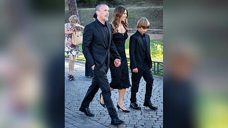 Christian Bale mit seiner Frau und seinem Sohn in Rom.