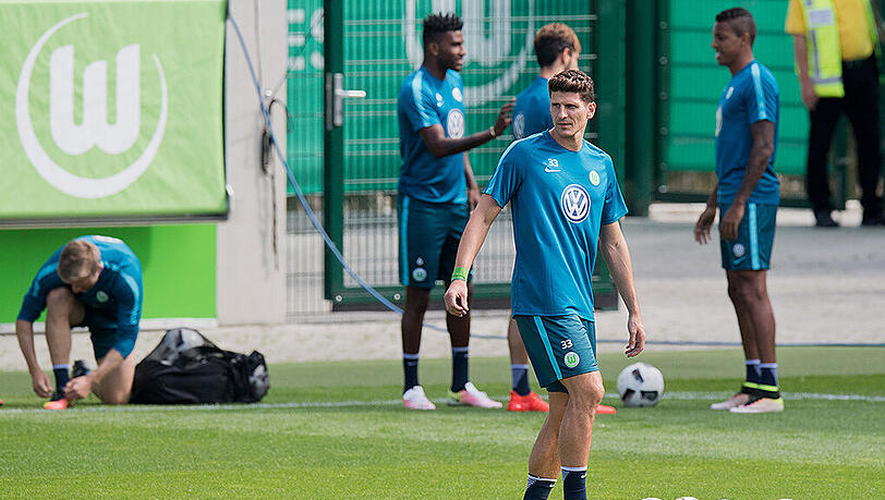 Herr der Bälle: Mario Gomez. Herr der Bälle: Mario Gomez.