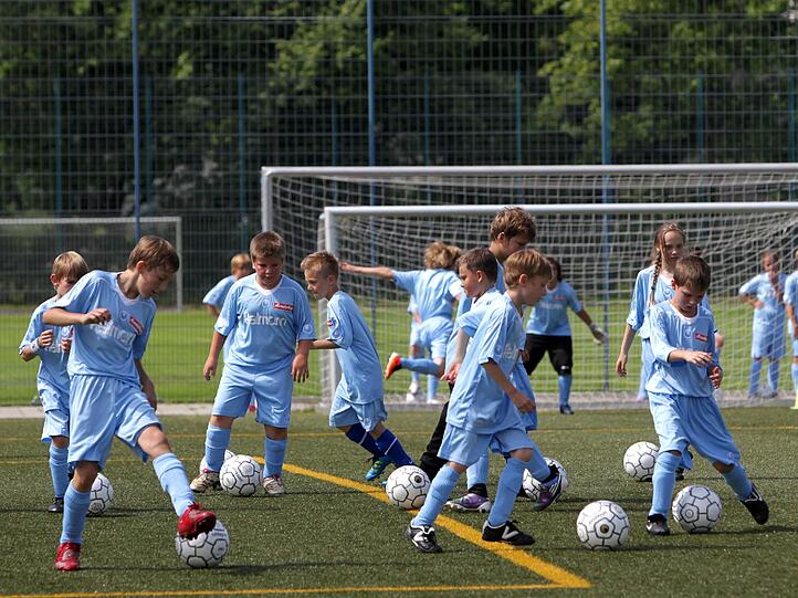 Am Vormittag wurden die Grundlagen trainiert &ndash; mal mit, mal ohne Ball. Die Bilder vom Fielmann-Camp beim TSV 1860