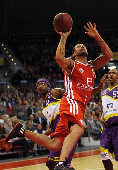 Hammerspiel der FC Bayern Basketballer: Das Team von Trainer Dirk Bauermann gewann am Samstagabend gegen Phoenix Hagen mit 100:81 und feierte damit den vierten Sieg in Serie. Die besten Bilder.