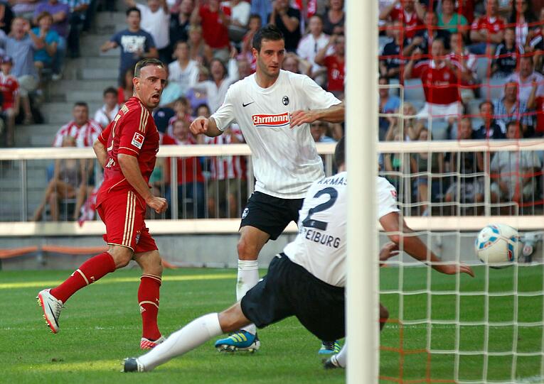 Was allerdings folgte war eine beeindruckende Serie von acht Spielen ohne Niederlage und ohne Gegentore - der FC Bayern dominierte seine Gegner nach Belieben und meldete sich als Titelkandidat Nummer Eins zurück im Meisterschaftsrennen.