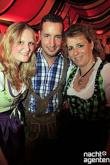 Dirndl, Lederhosen und viel Spaß: Die Party "Tracht und Pracht" am Samstag im Hippodrom auf der Theresienwiese. Mehr Bilder unter: www.nachtagenten.de.