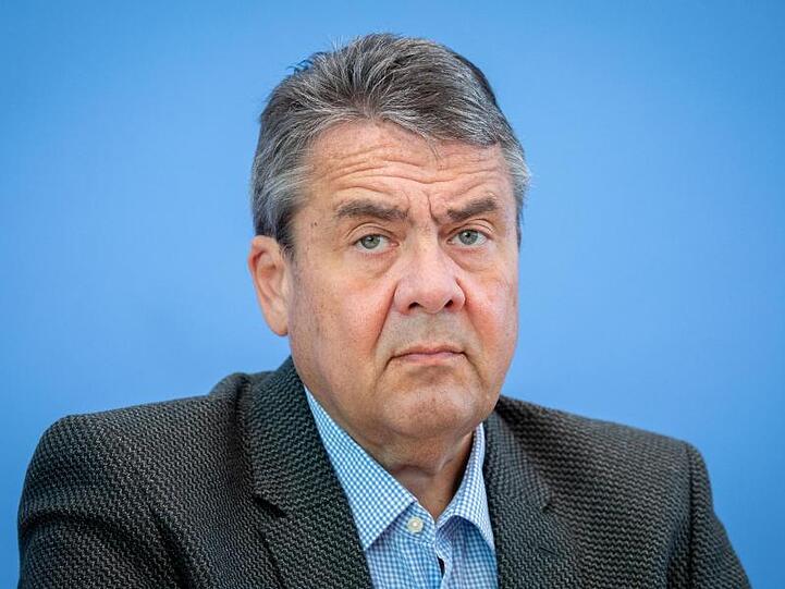 Der frühere SPD-Vorsitzende Sigmar Gabriel will einem Medienbericht zufolge nicht wieder für den Bundestag kandidieren.