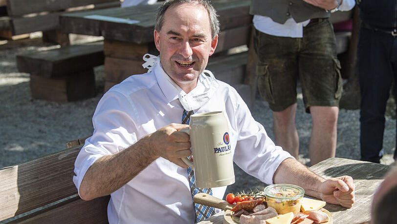 Wirtschaftsminister Hubert Aiwanger (Freie Wähler) hofft, dass im nächsten Jahr die Wiesn wieder stattfinden kann.