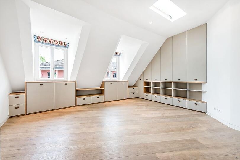 Mit diesen Bildern wird die Wohnung beworben - ein Wunder, dass sie noch auf dem Markt ist.