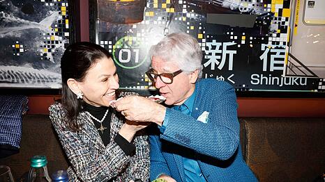 Turteln bei der großen Opening-Party des "794 Jindai" wie frisch verliebt: Marion Kiechle und Marcel Reif.