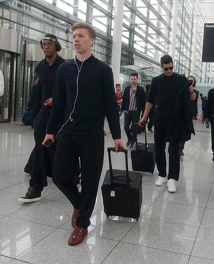 Der FC Bayern reist zum Champions-League-Halbfinale nach Barcelona.