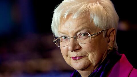 Gerda Hasselfeldt stellt sich hinter Andreas Scheuer