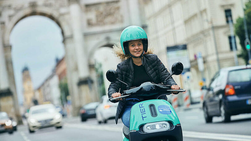 Für das Fahren eines E-Rollers ist - anders als beim E-Scooter - ein Führerschein notwendig.