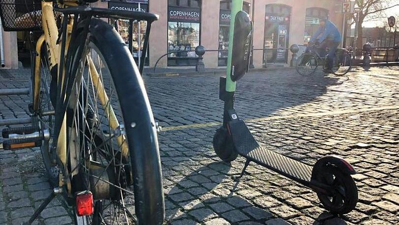 Ein E-Scooter hat einen Feuer-Alarm ausgelöst. Ein E-Scooter hat einen Feuer-Alarm ausgelöst.