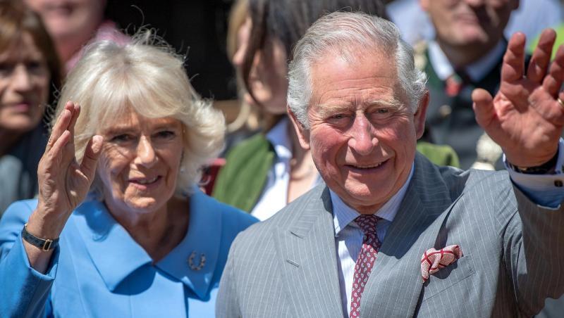 Prinz Charlesund Camilla beim Besuch des Bio-Bauernhofs Herrmannsdorfer Landwerkstätten. Prinz Charlesund Camilla beim Besuch des Bio-Bauernhofs Herrmannsdorfer Landwerkstätten.