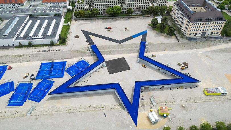 Rund 40.000 Quadratmeter groß ist die Baugrube, die der „Lucky Star umspannt.
