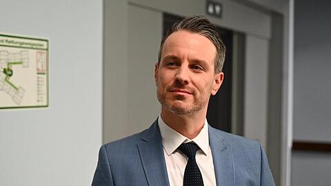 "Alles was zählt": Kilian sieht in Richard eine Chance, Vanessa an ihrem wunden Punkt zu treffen.