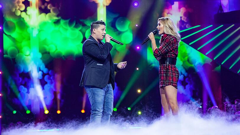 Gemeinsam in der Weihanchts-Show: Kerstin Ott und Helene Fischer.