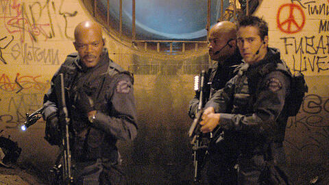 Sgt. Dan (Samuel L. Jackson) und Jim Street (Colin Ferrell) auf gefährlicher Mission