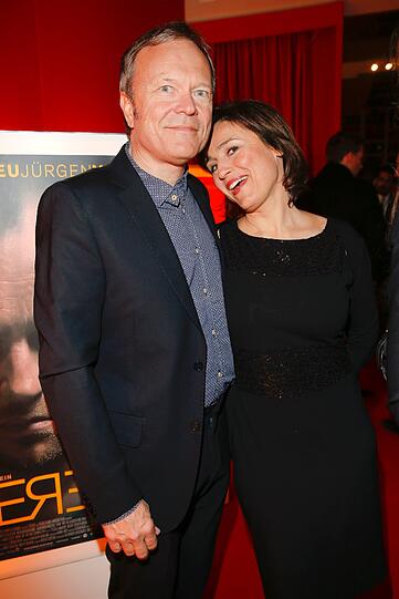 Sandra Maischberger und Mann Jan Kerhart beim Empfang der Filmstiftung NRW im Rahmen der 64. Berlinale.