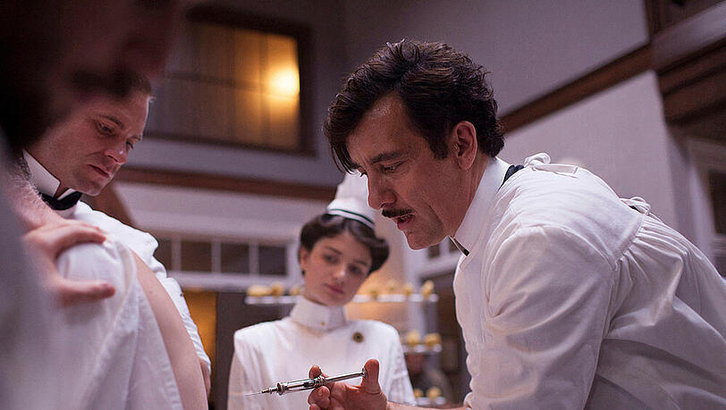 Clive Owen spielt den Chefarzt Dr. John Thackery in der US-Serie "The Knick" Clive Owen spielt den Chefarzt Dr. John Thackery in der US-Serie "The Knick"