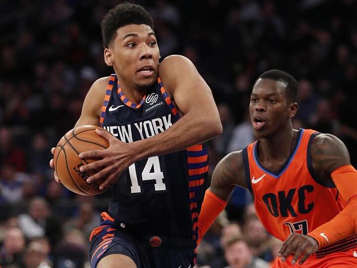 Allonzo Trier (l) von den New York Knicks in Aktion gegen Oklahomas Dennis Schröder.