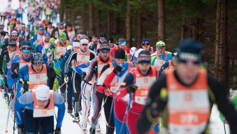 Die Teilnehmer des Isergebirgslaufs fahren durch das Gebirge. Foto: Vít Eerný/CTK/dpa Die Teilnehmer des Isergebirgslaufs fahren durch das Gebirge. Foto: Vít Eerný/CTK/dpa