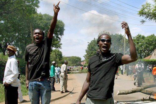 Anhänger der Orange Democratic Movement bei den Unruhen in Nairobi