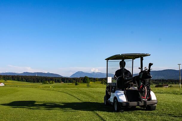 Der "Golfplatz Waakirchen Tegernsee&ldquo; ist eine 18-Loch-Anlage, die sich &uuml;ber rund 100 Hektar erstreckt.