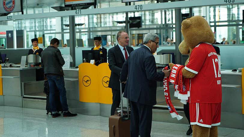 Die Bilder vom Abflug des FC Bayern.