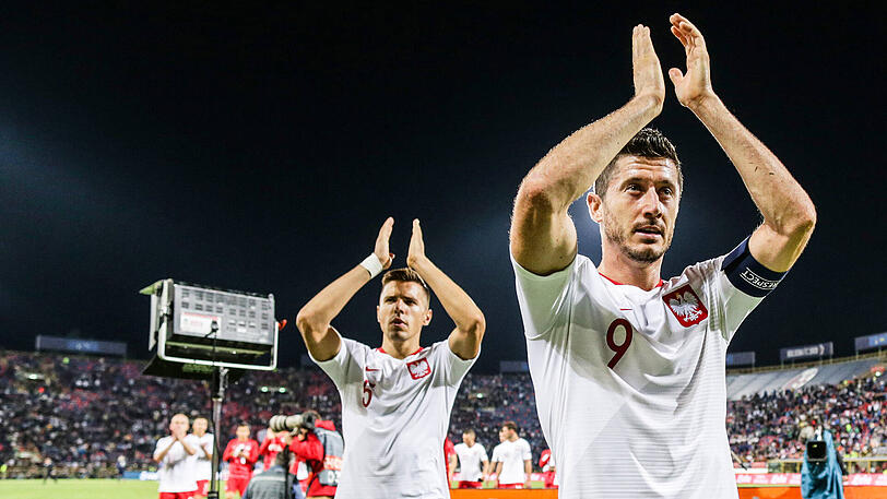 Kapitän der polnischen Nationalmannschaft: Bayern-Star Robert Lewandowski (re.).